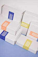 Cargar imagen en el visor de la galería, Caja de tres jabones