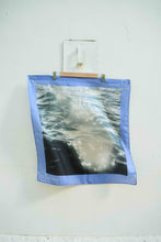 Cargar imagen en el visor de la galería, Pañuelo Lago - Seda
